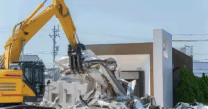 空き家の解体に使える補助金完全ガイド｜条件や申請方法を専門家が解説