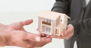 空き家を譲渡したい！どうすれば？手続き・必要書類・税金まで徹底解説