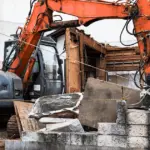 空き家を放置すると行政代執行の対象に！回避するための流れと費用